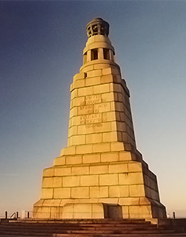 The Dundee Law - To the memory of Dundee Me who fell in The Great War 1914-1918 